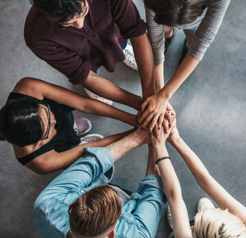 Work hand in hand with assistants who joined our network.
